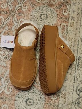 NWT Joyspun Platform Clogs